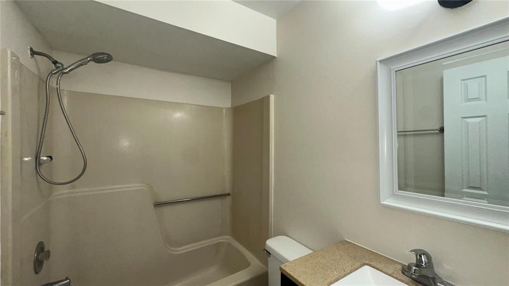 For Rent: $850 (0 beds, 1 baths, 322 Square Feet)