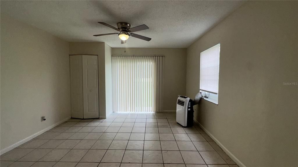 For Rent: $850 (0 beds, 1 baths, 322 Square Feet)