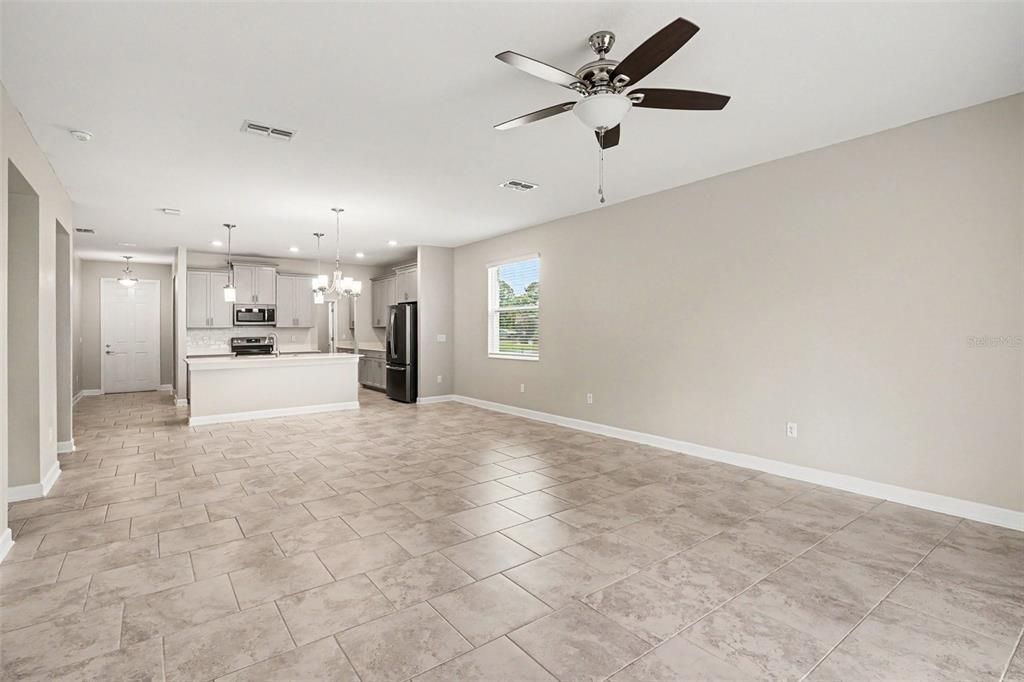For Sale: $409,900 (4 beds, 2 baths, 2640 Square Feet)