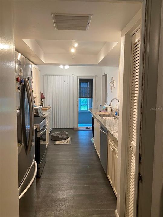 For Sale: $225,000 (2 beds, 2 baths, 1105 Square Feet)