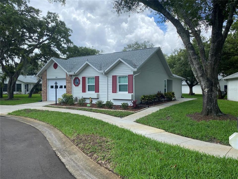 For Sale: $225,000 (2 beds, 2 baths, 1105 Square Feet)