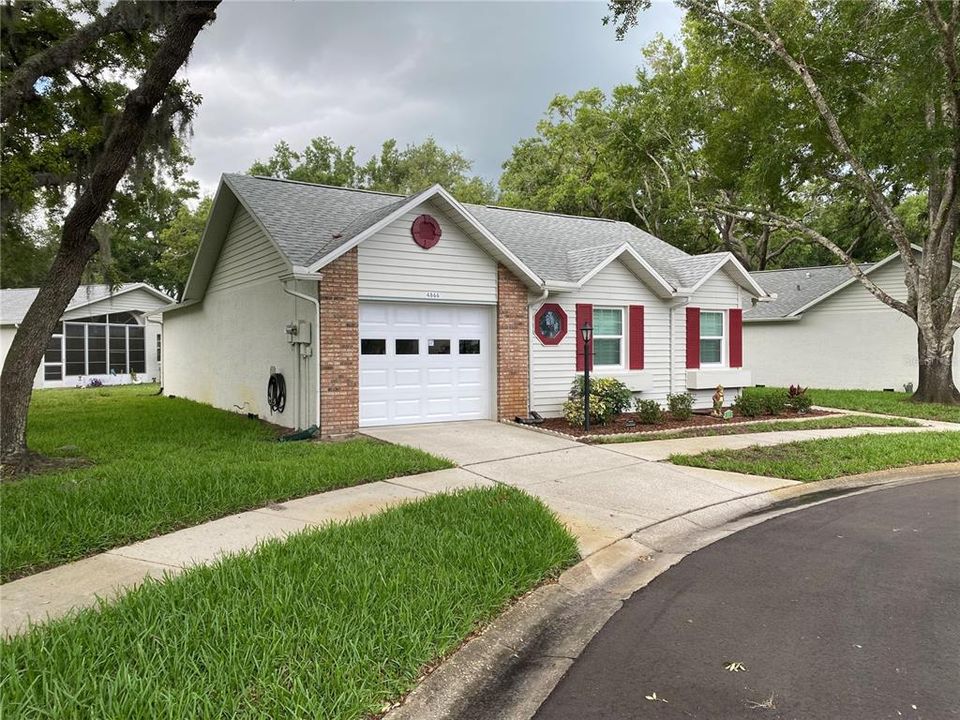For Sale: $225,000 (2 beds, 2 baths, 1105 Square Feet)
