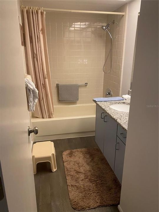 For Sale: $225,000 (2 beds, 2 baths, 1105 Square Feet)