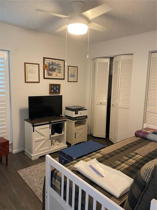 For Sale: $225,000 (2 beds, 2 baths, 1105 Square Feet)