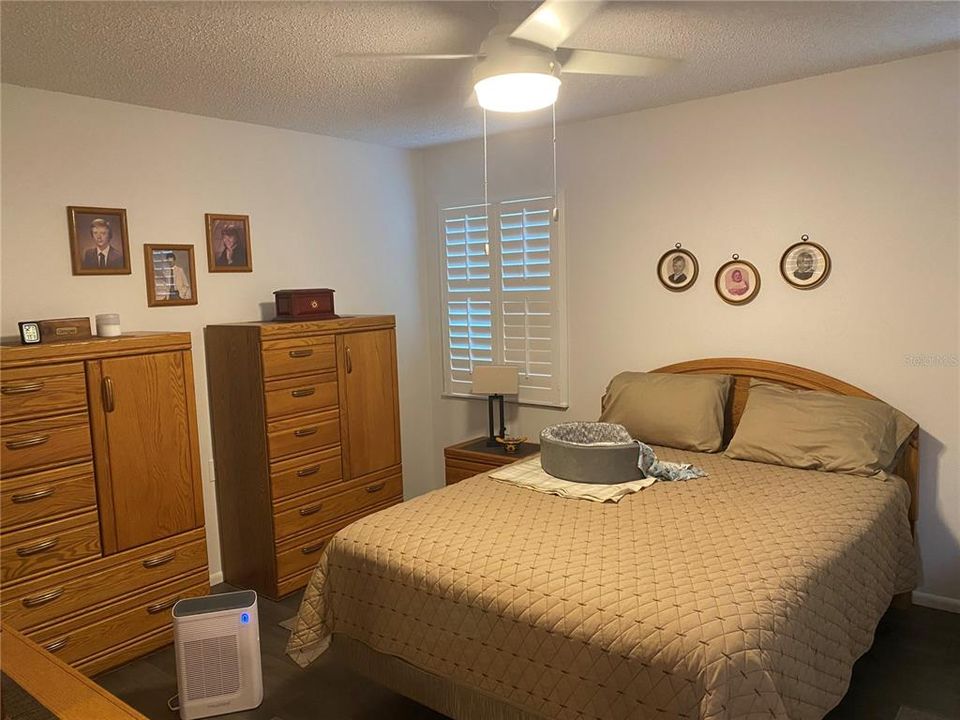For Sale: $225,000 (2 beds, 2 baths, 1105 Square Feet)