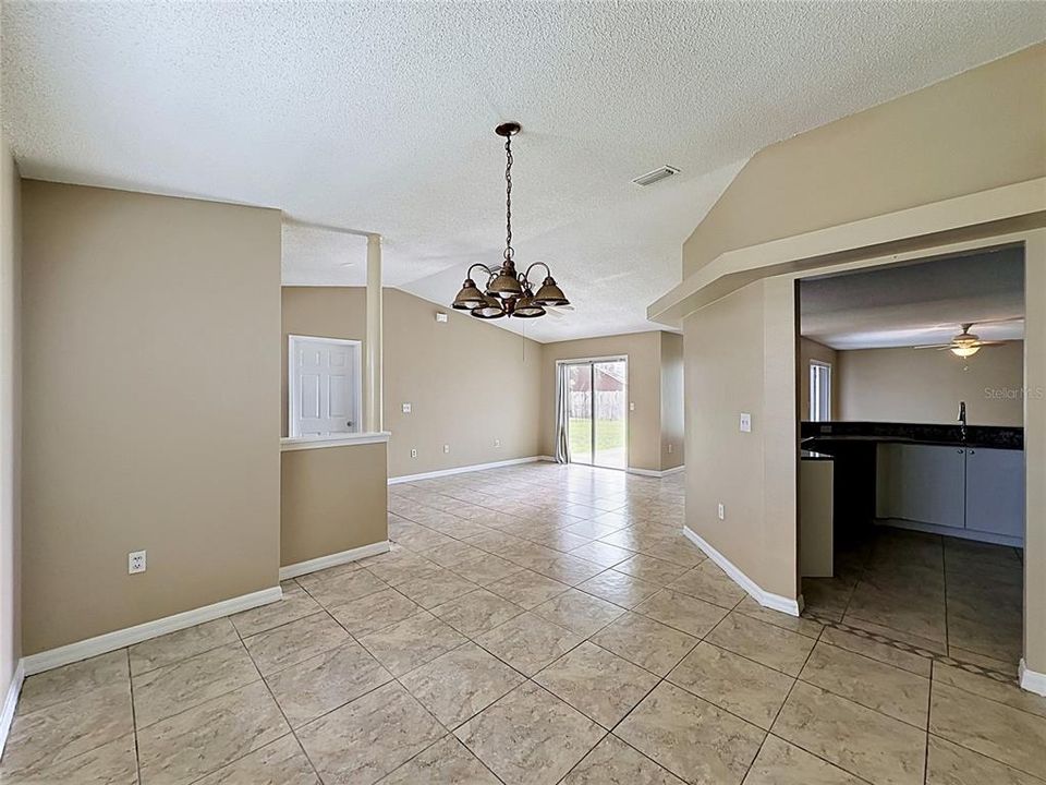 For Sale: $320,000 (4 beds, 2 baths, 1776 Square Feet)