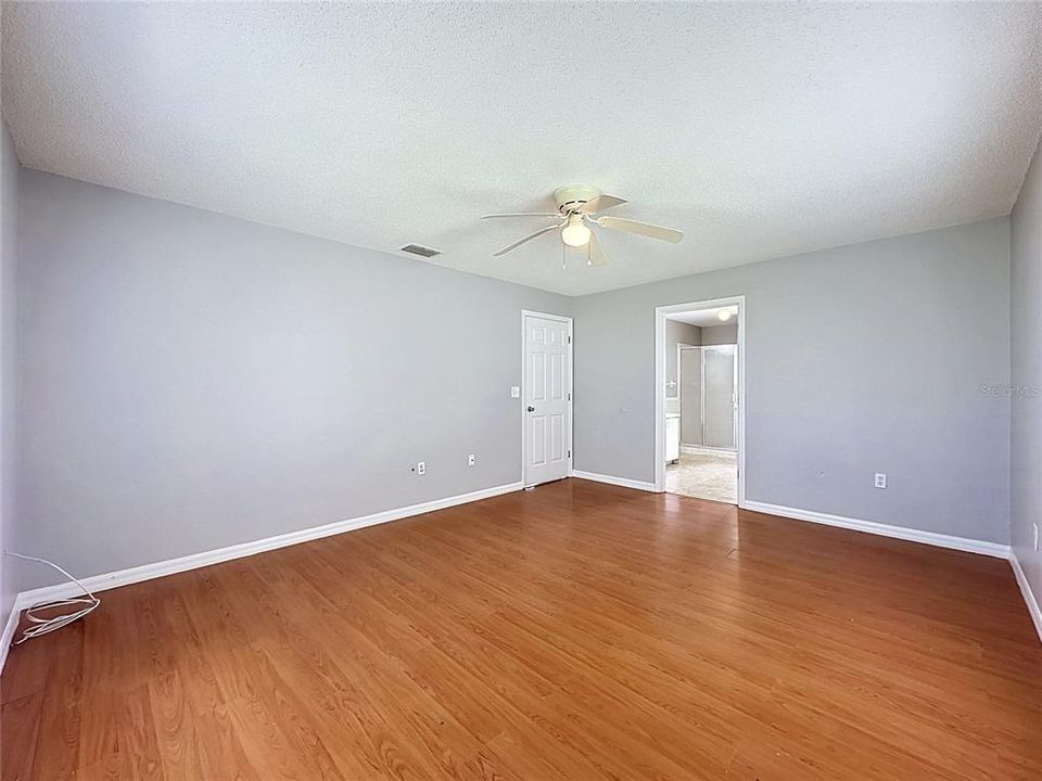 For Sale: $320,000 (4 beds, 2 baths, 1776 Square Feet)
