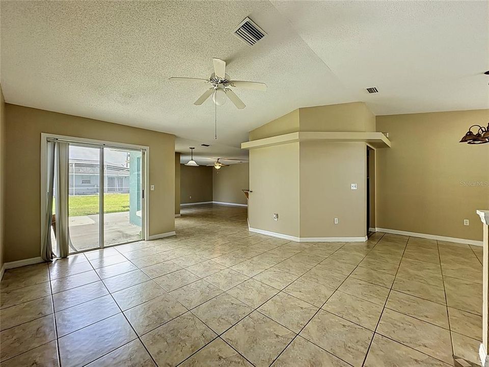 For Sale: $320,000 (4 beds, 2 baths, 1776 Square Feet)