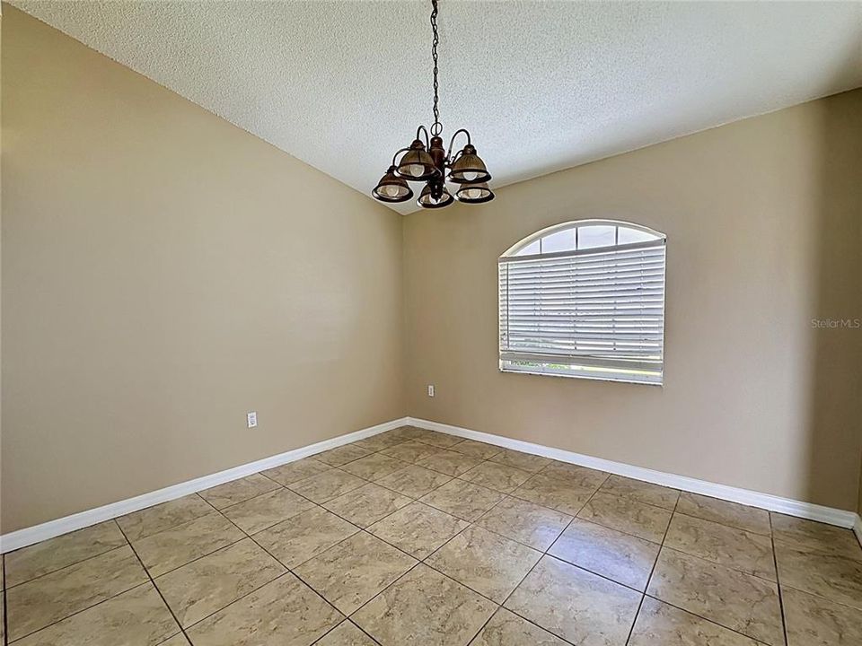 For Sale: $320,000 (4 beds, 2 baths, 1776 Square Feet)