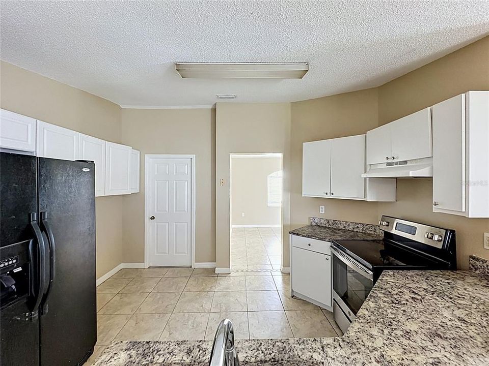 For Sale: $320,000 (4 beds, 2 baths, 1776 Square Feet)