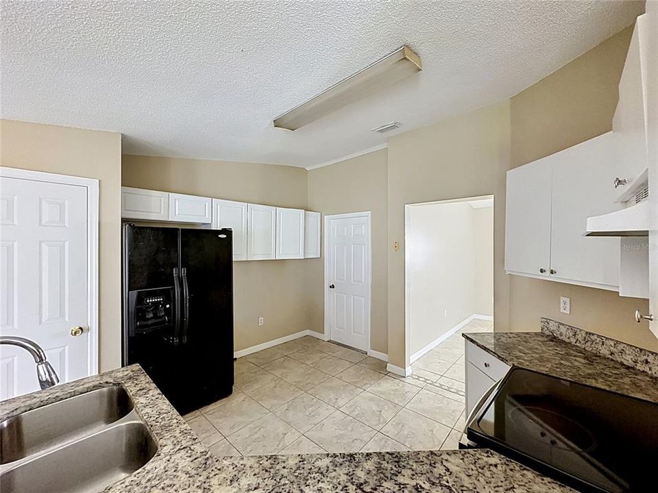 For Sale: $320,000 (4 beds, 2 baths, 1776 Square Feet)
