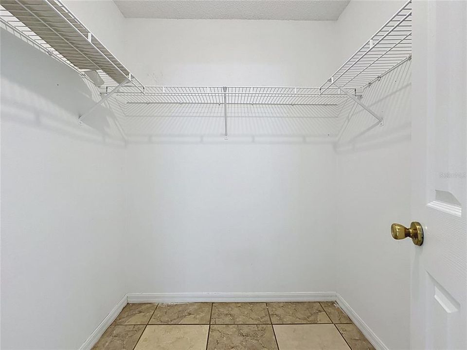 For Sale: $320,000 (4 beds, 2 baths, 1776 Square Feet)