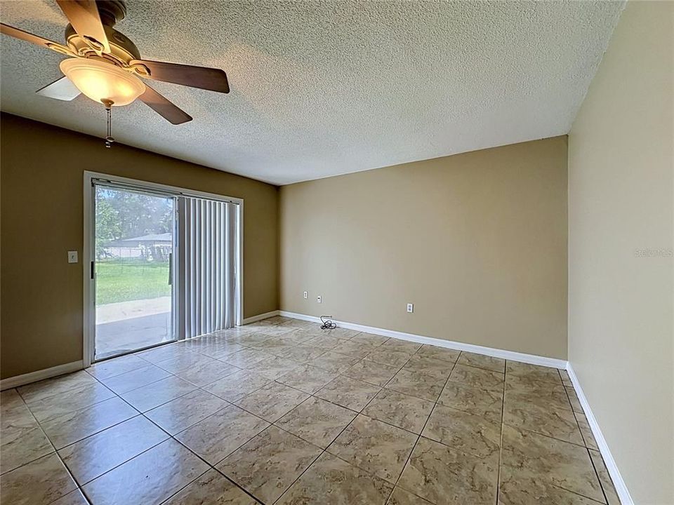 For Sale: $320,000 (4 beds, 2 baths, 1776 Square Feet)
