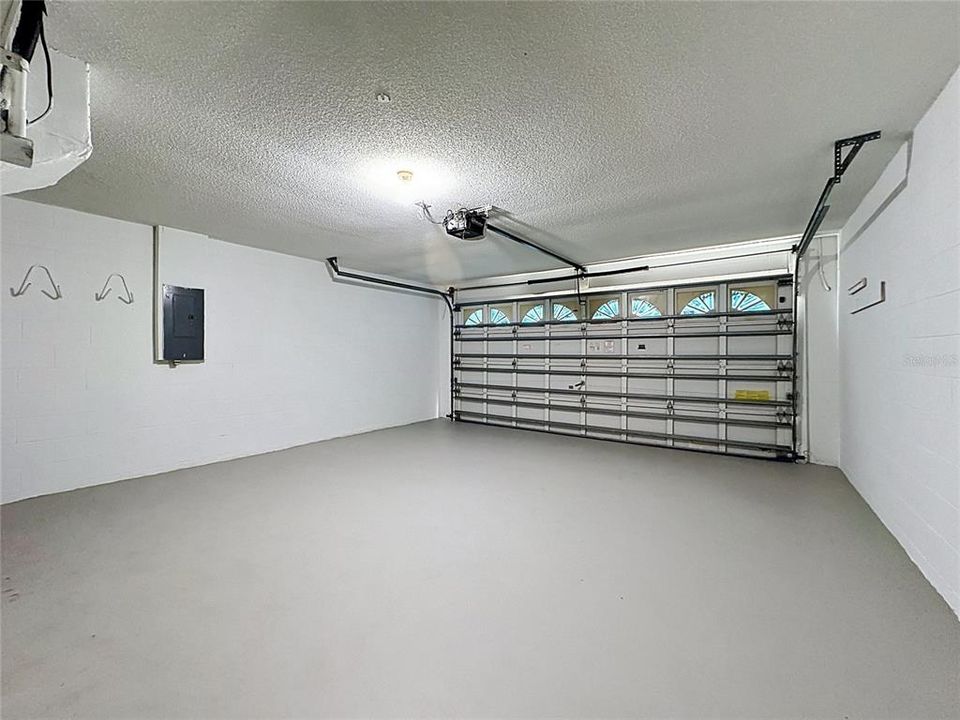 For Sale: $320,000 (4 beds, 2 baths, 1776 Square Feet)