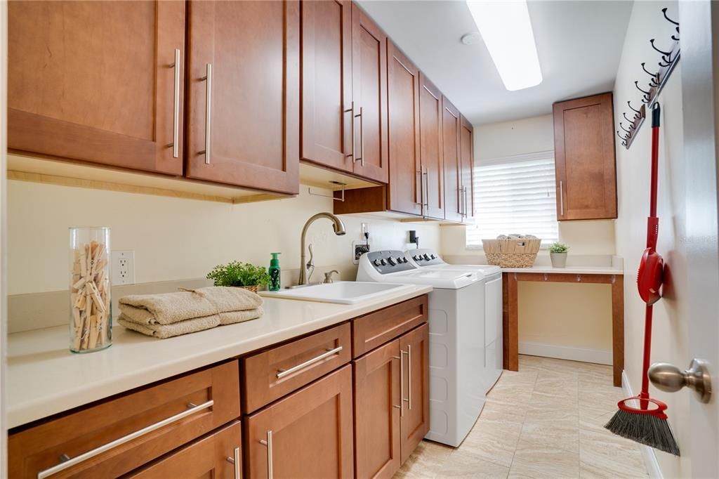 For Sale: $749,000 (3 beds, 2 baths, 1703 Square Feet)