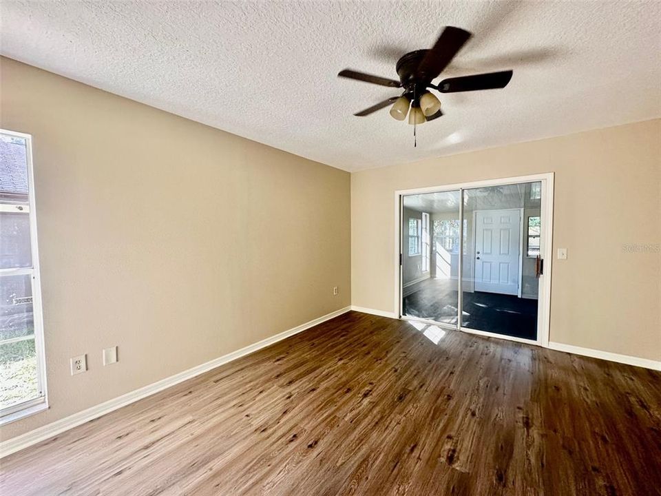 En Venta: $225,000 (3 camas, 2 baños, 1373 Pies cuadrados)