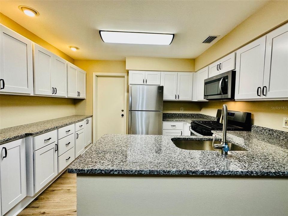 En Venta: $225,000 (3 camas, 2 baños, 1373 Pies cuadrados)
