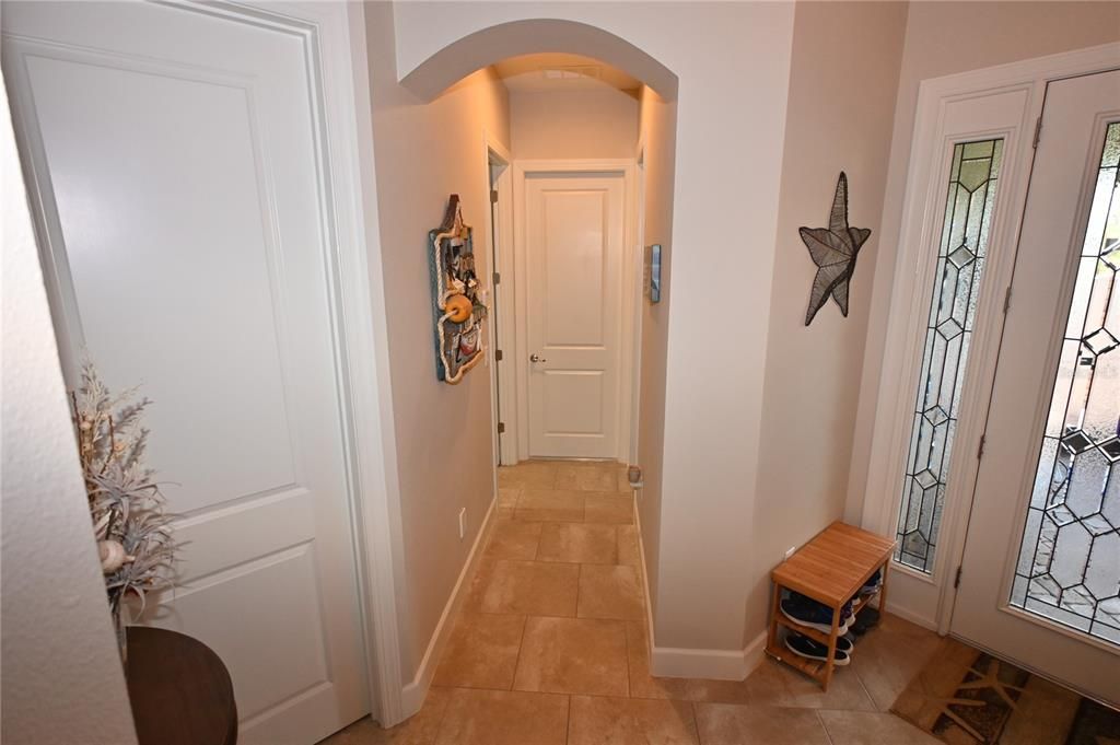 En Venta: $969,900 (2 camas, 3 baños, 2703 Pies cuadrados)
