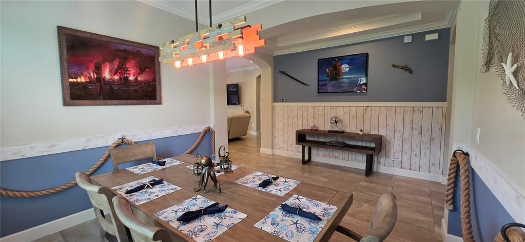 En Venta: $969,900 (2 camas, 3 baños, 2703 Pies cuadrados)