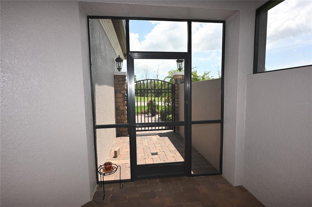 En Venta: $969,900 (2 camas, 3 baños, 2703 Pies cuadrados)