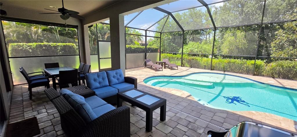 En Venta: $969,900 (2 camas, 3 baños, 2703 Pies cuadrados)