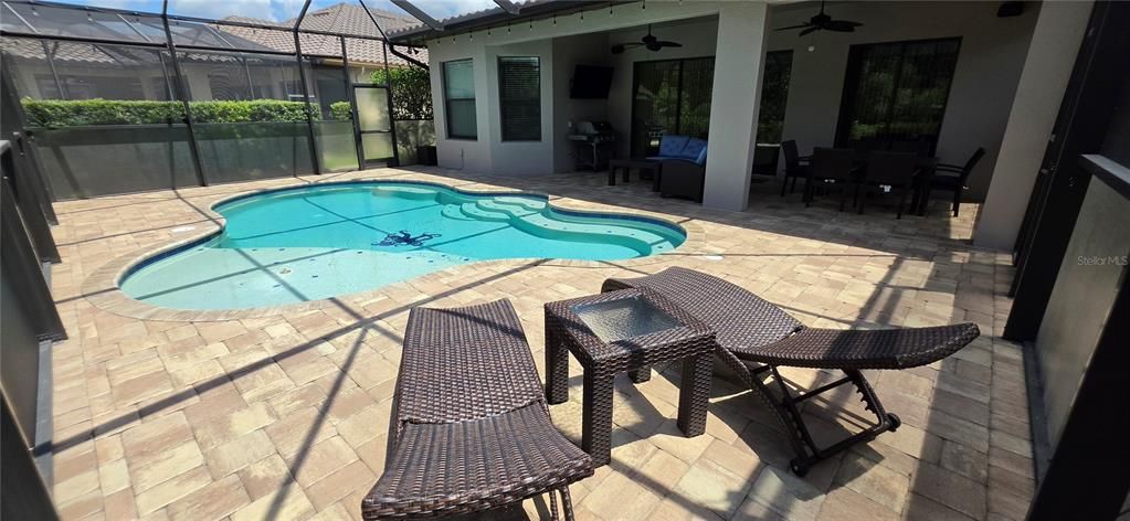 En Venta: $969,900 (2 camas, 3 baños, 2703 Pies cuadrados)