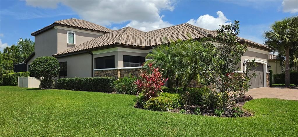 En Venta: $969,900 (2 camas, 3 baños, 2703 Pies cuadrados)