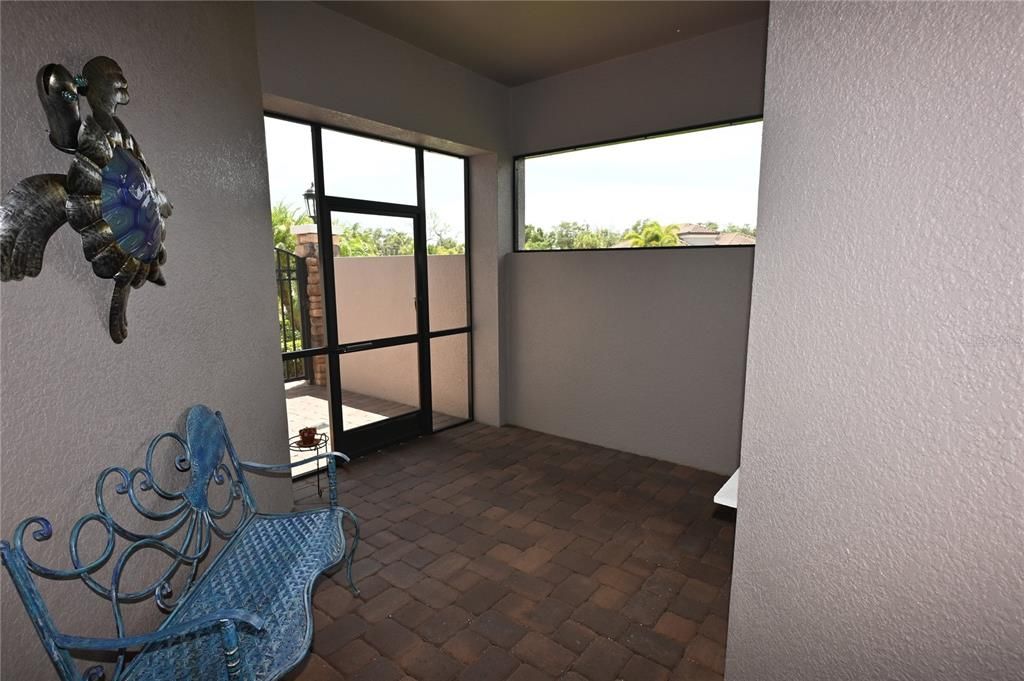 En Venta: $969,900 (2 camas, 3 baños, 2703 Pies cuadrados)
