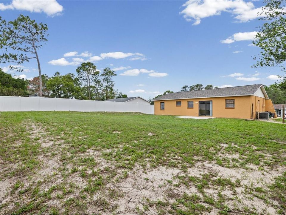 For Sale: $217,900 (2 beds, 2 baths, 942 Square Feet)