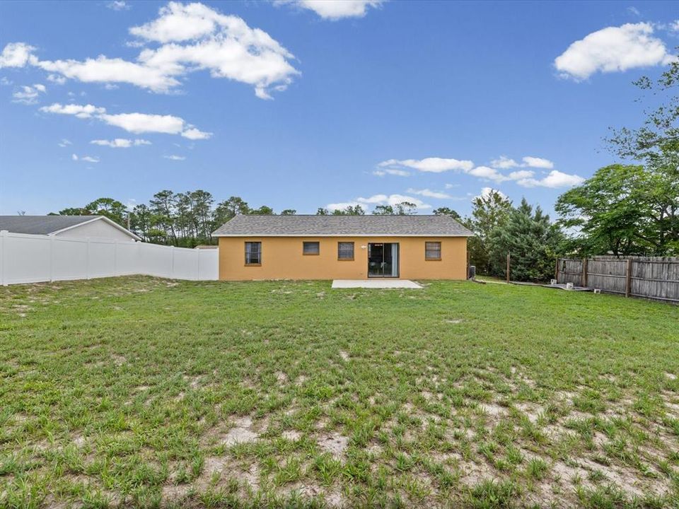 For Sale: $217,900 (2 beds, 2 baths, 942 Square Feet)