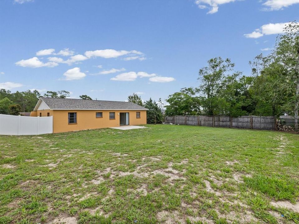 For Sale: $217,900 (2 beds, 2 baths, 942 Square Feet)