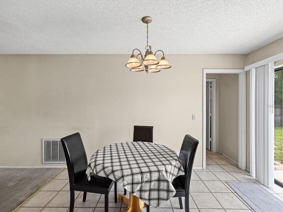 For Sale: $217,900 (2 beds, 2 baths, 942 Square Feet)