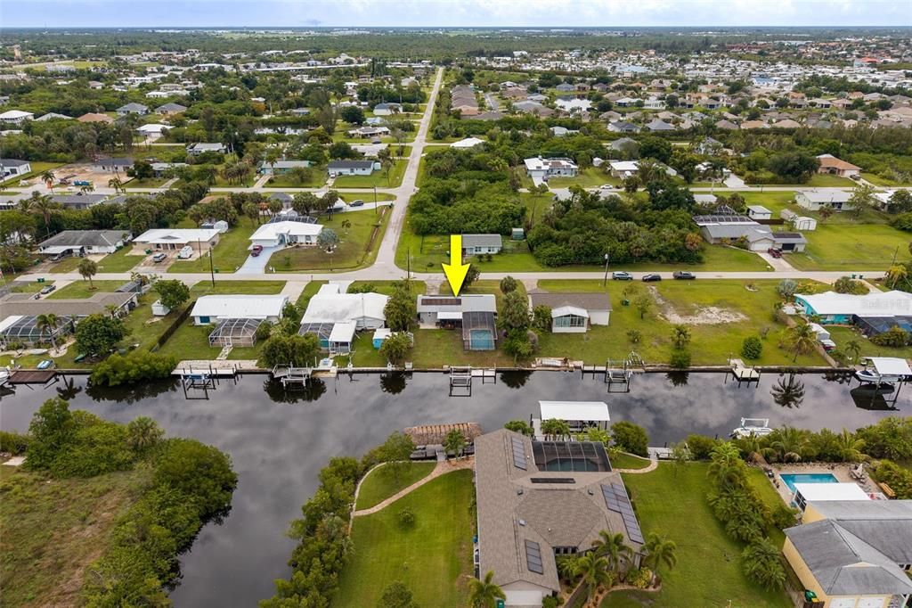 For Sale: $379,900 (2 beds, 2 baths, 1004 Square Feet)