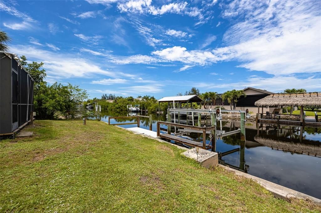 For Sale: $379,900 (2 beds, 2 baths, 1004 Square Feet)