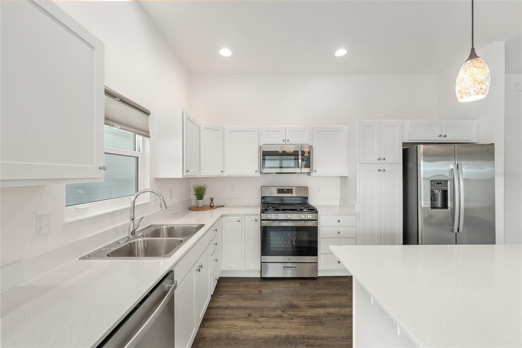For Sale: $369,900 (3 beds, 2 baths, 1505 Square Feet)