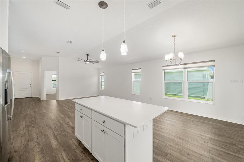 For Sale: $369,900 (3 beds, 2 baths, 1505 Square Feet)