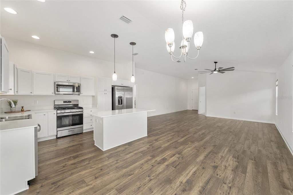 For Sale: $369,900 (3 beds, 2 baths, 1505 Square Feet)