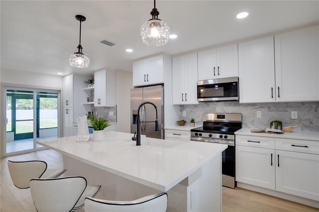For Sale: $499,000 (3 beds, 3 baths, 1290 Square Feet)