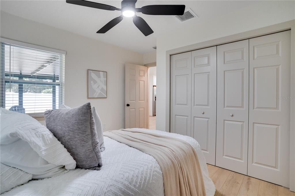 For Sale: $499,000 (3 beds, 3 baths, 1290 Square Feet)