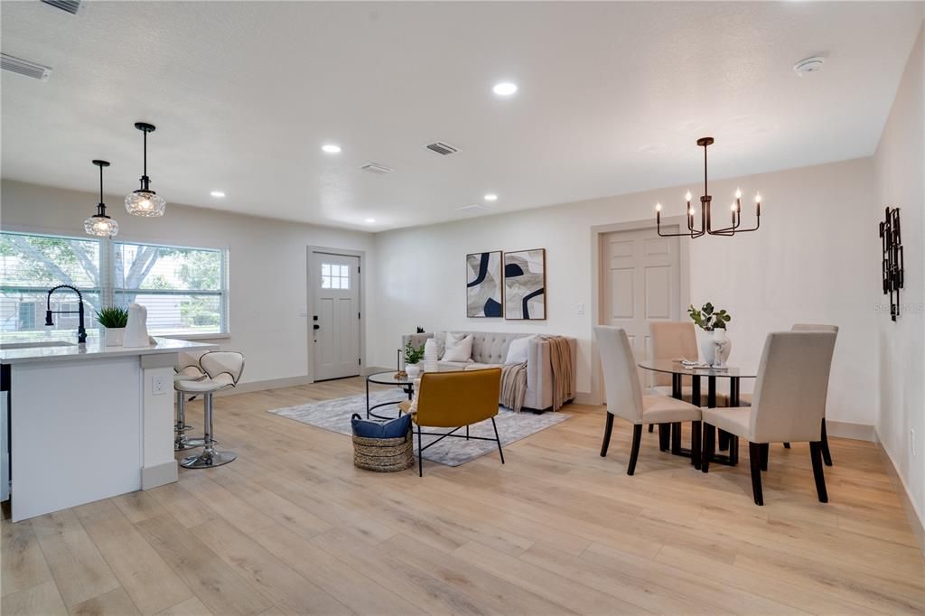 For Sale: $499,000 (3 beds, 3 baths, 1290 Square Feet)