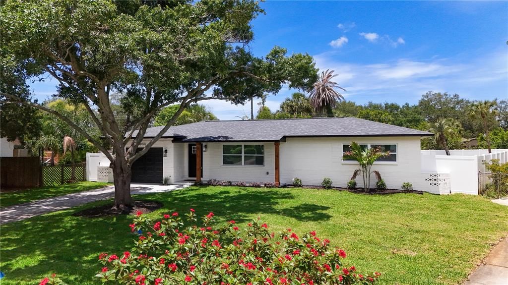 For Sale: $499,000 (3 beds, 3 baths, 1290 Square Feet)