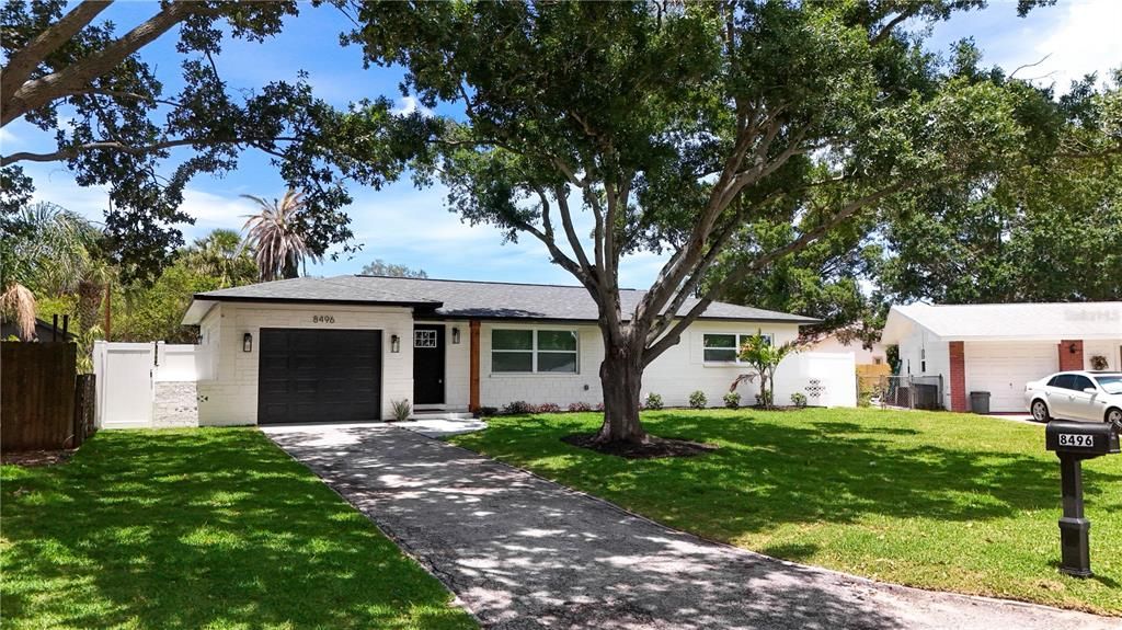 For Sale: $499,000 (3 beds, 3 baths, 1290 Square Feet)