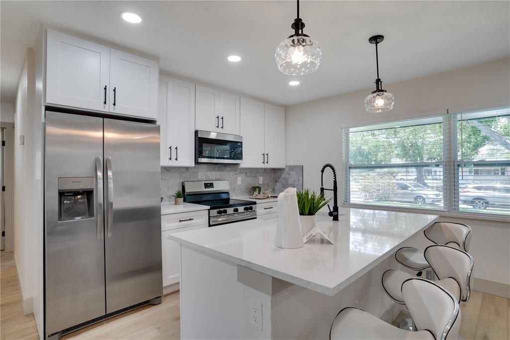 For Sale: $499,000 (3 beds, 3 baths, 1290 Square Feet)