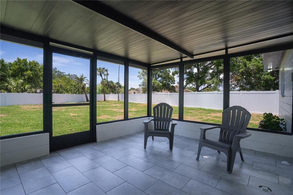 For Sale: $499,000 (3 beds, 3 baths, 1290 Square Feet)