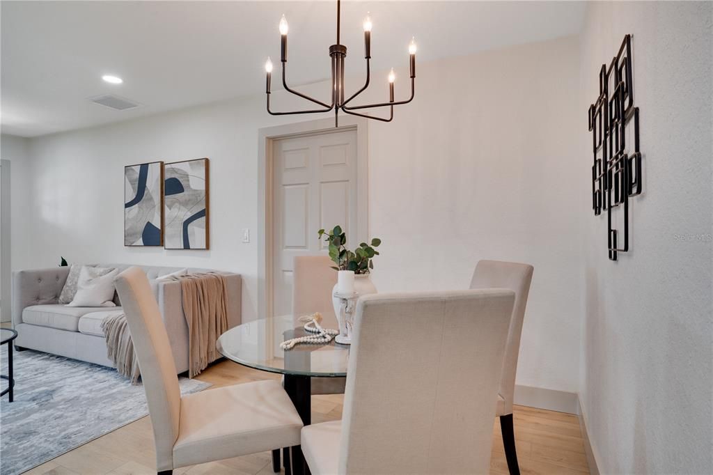 For Sale: $499,000 (3 beds, 3 baths, 1290 Square Feet)