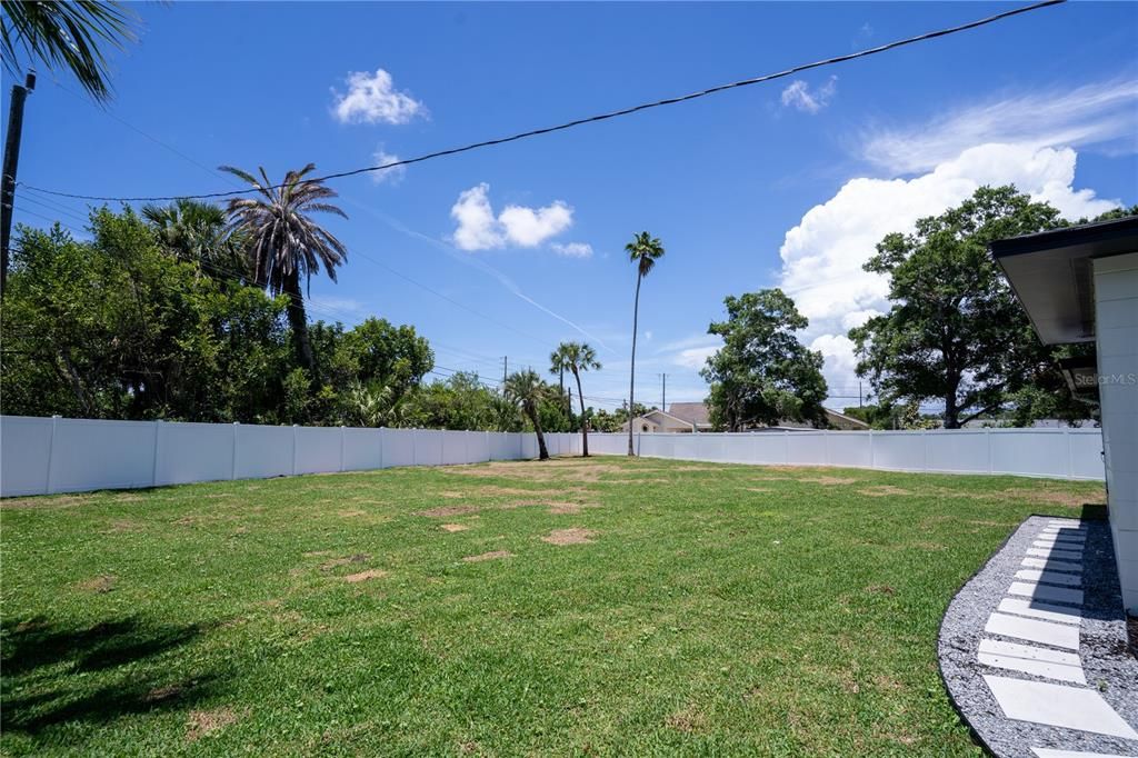 For Sale: $499,000 (3 beds, 3 baths, 1290 Square Feet)