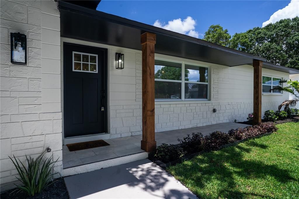 For Sale: $499,000 (3 beds, 3 baths, 1290 Square Feet)