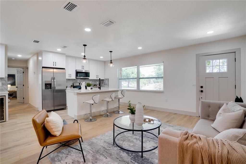 For Sale: $499,000 (3 beds, 3 baths, 1290 Square Feet)