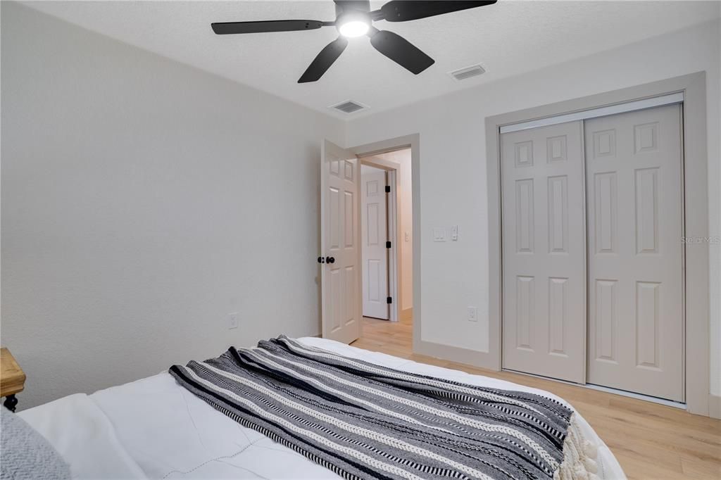 For Sale: $499,000 (3 beds, 3 baths, 1290 Square Feet)