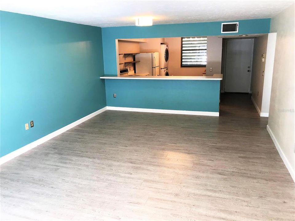For Rent: $2,000 (2 beds, 2 baths, 1304 Square Feet)